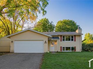 6707 Countryside Dr, Eden Prairie, MN 55346