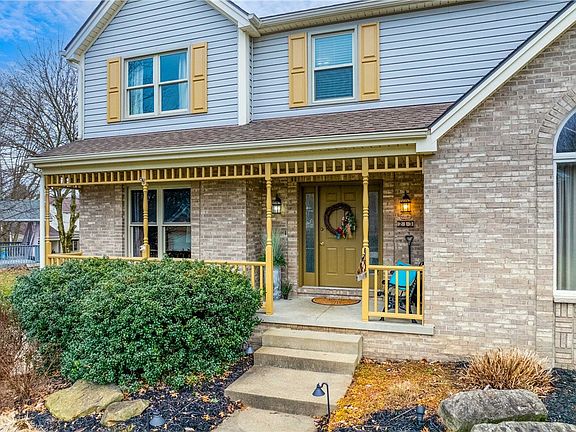 4th image of 213 Meadowbrook Dr