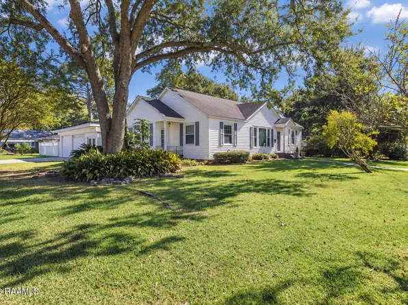 701 Parkview Dr, New Iberia, LA 70563