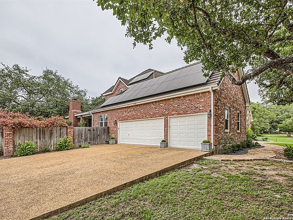 3rd image of 202 DURAND OAK