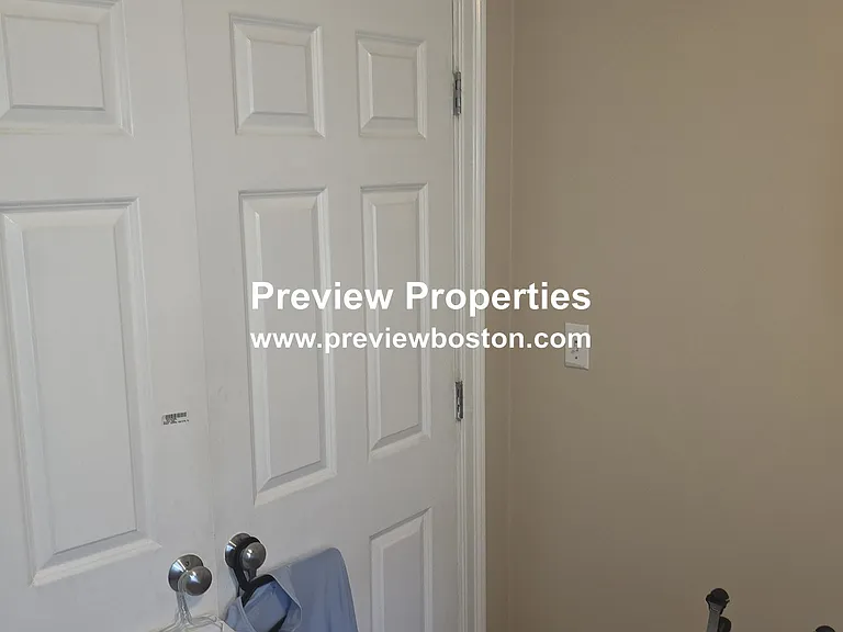 321 N Harvard St #P — Photo 15