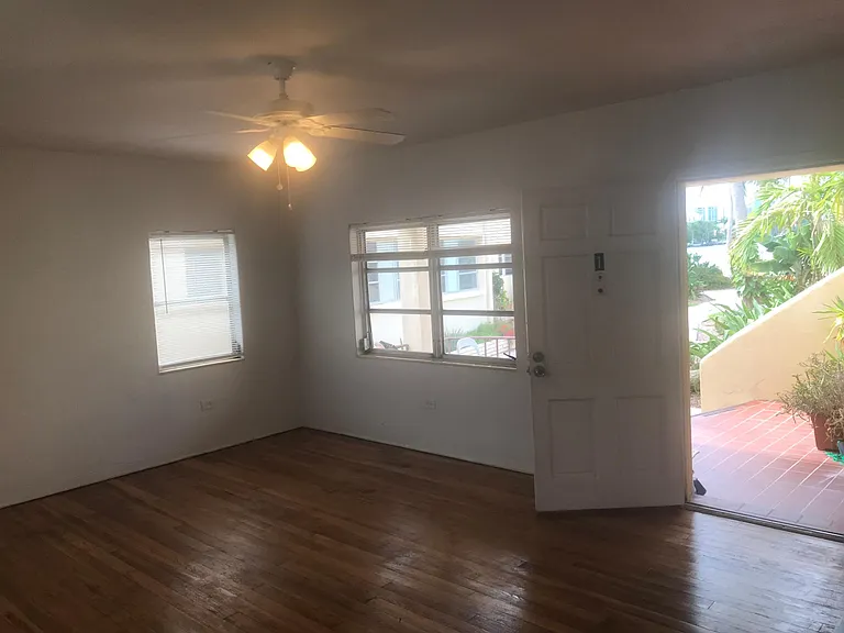 920 Bay Dr — Photo 14