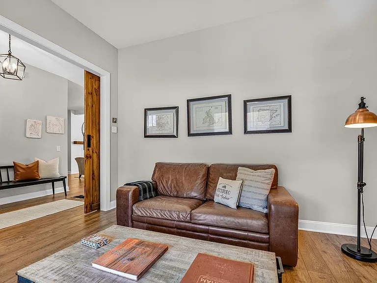 210 Lookout Rdg — Photo 10