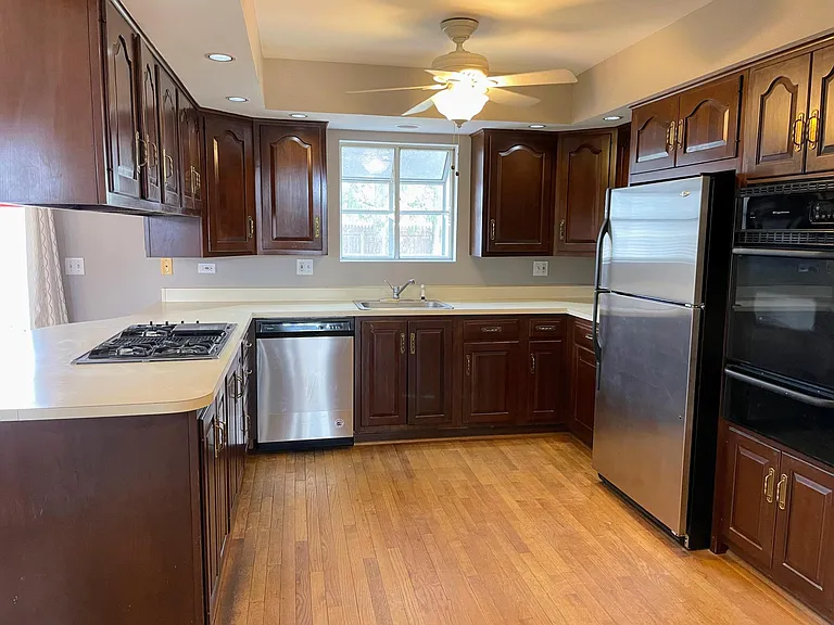 126 Meadowbrook Ln — Photo 4