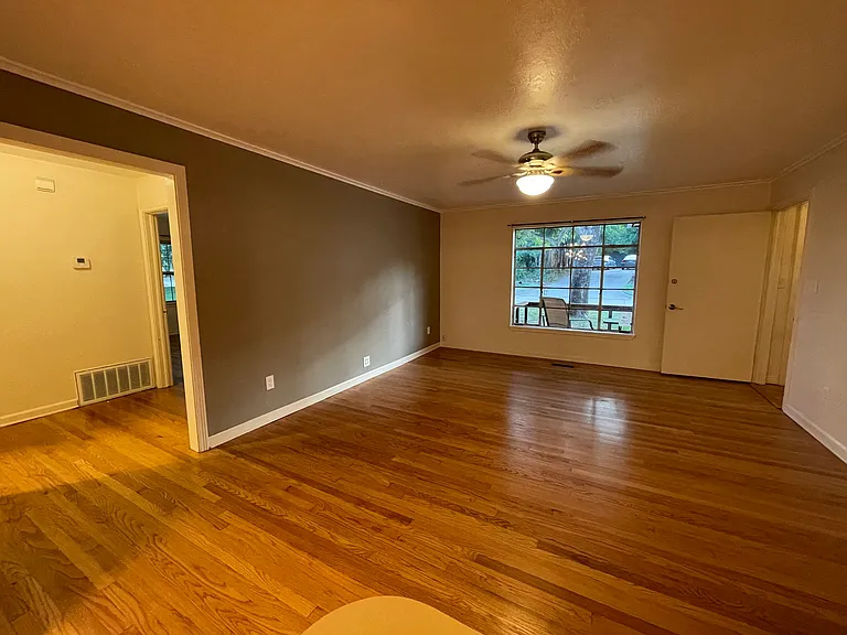 4414 N Harvey Pkwy #D — Photo 6