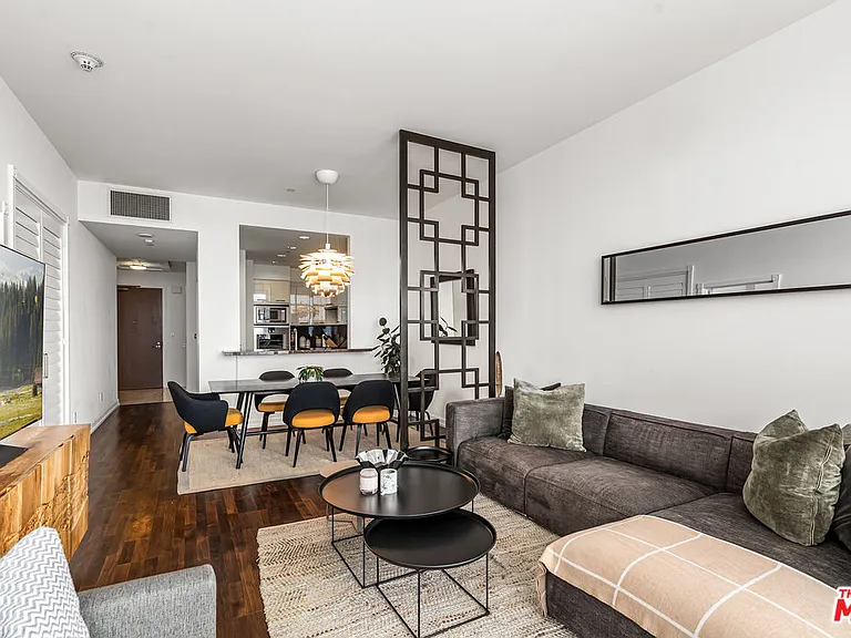 900 W Olympic Blvd #36F — Photo 11