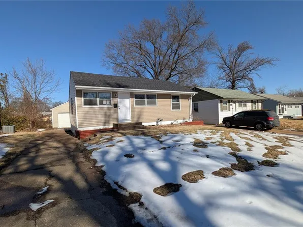 413 Lancashire Rd, Saint Louis, MO 63137