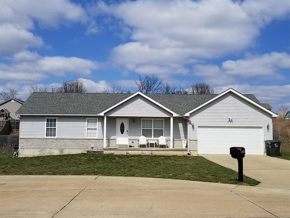 1st image of 917 Hawks Circle Dr