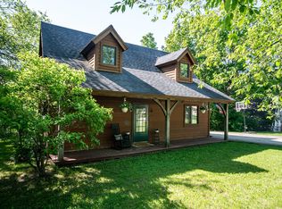 W5977 Mariner Hills Trl, Elkhorn, WI 53121