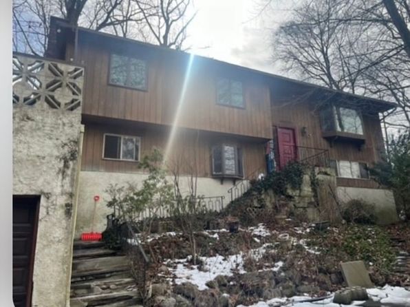 450 Valentine Ave
