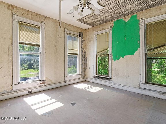 26th image of 530 Buschman St