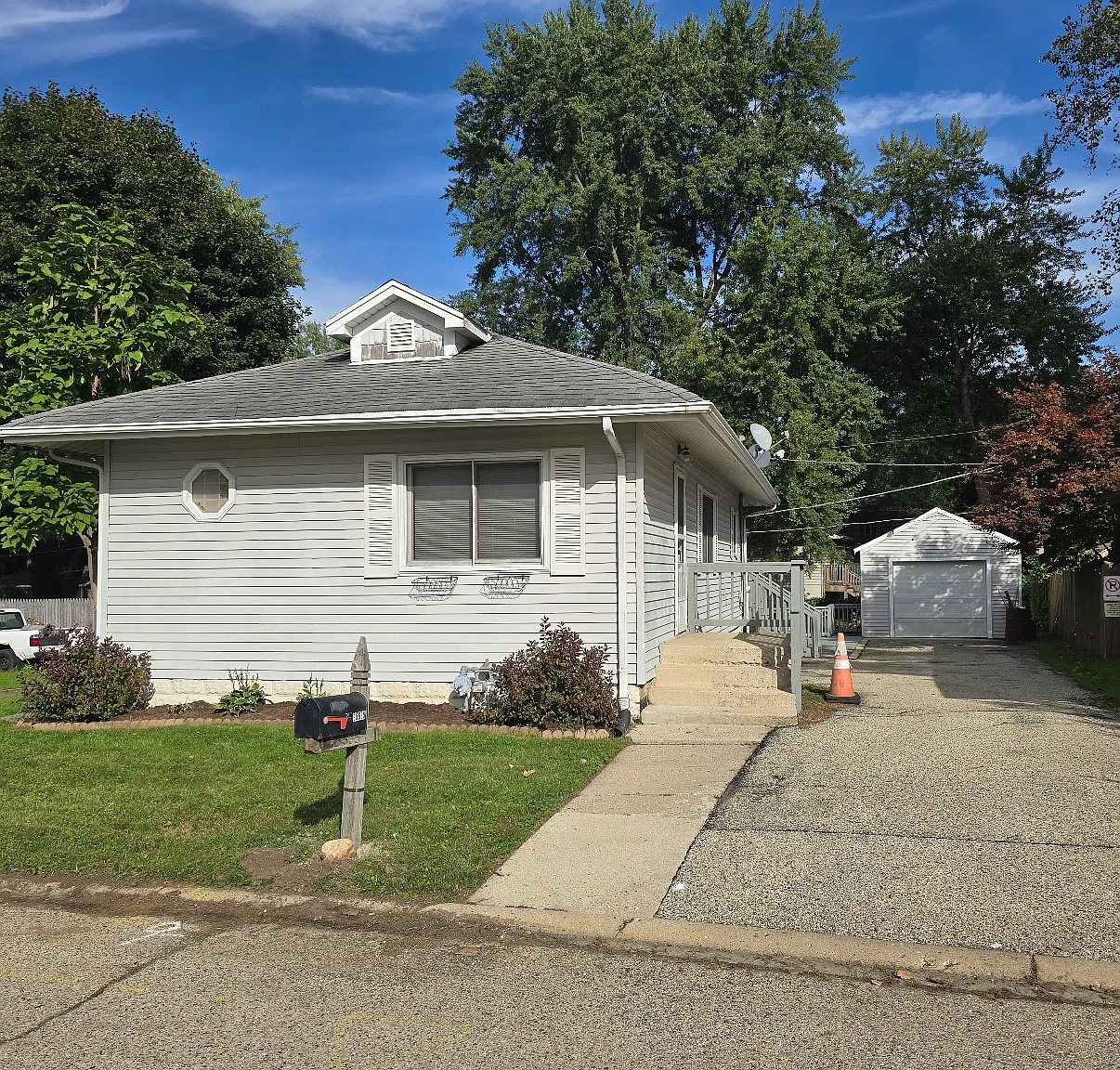 2 bed, 1080 sqft, $2,000 — Photo 1
