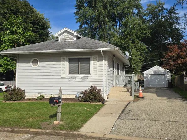 35365 N Lake Dr, Ingleside, IL 60041