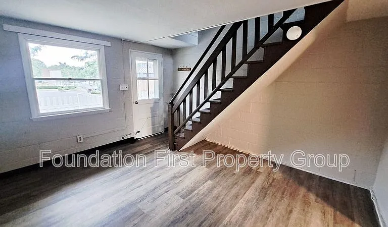 240 W High St #10 — Photo 6