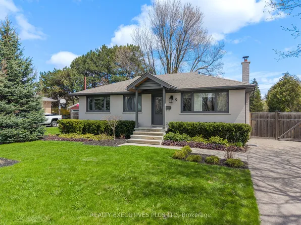 9 Hazelbury Dr, King, ON L0G 1N0