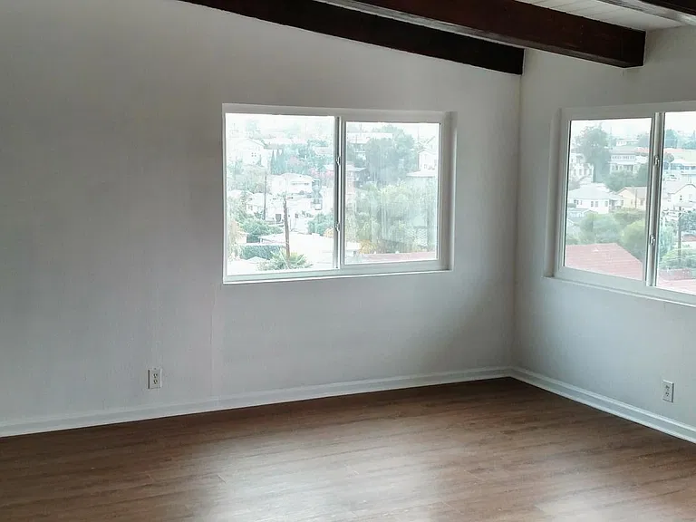 712 Robinson St #2 — Photo 5