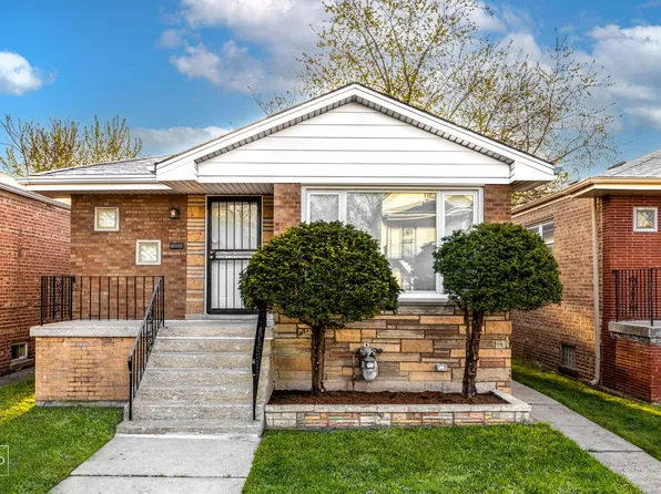 8223 S Muskegon Ave, Chicago, IL 60617