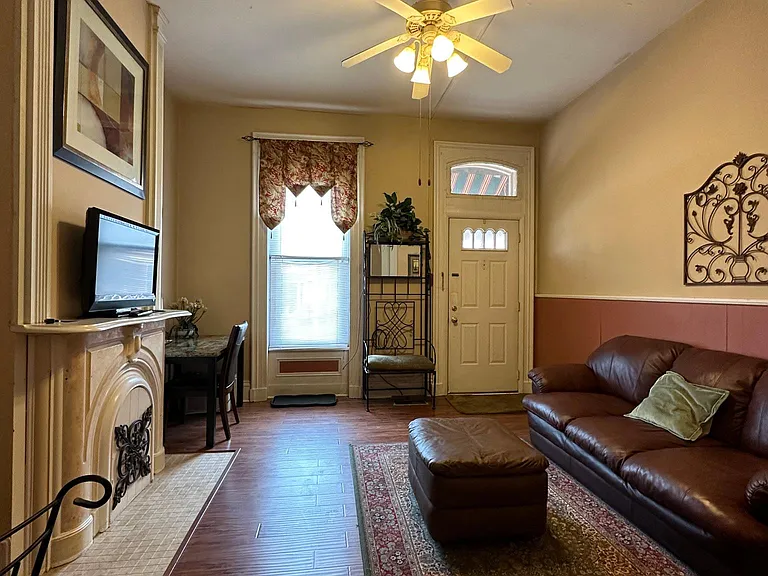 826 Main St #1 — Photo 6