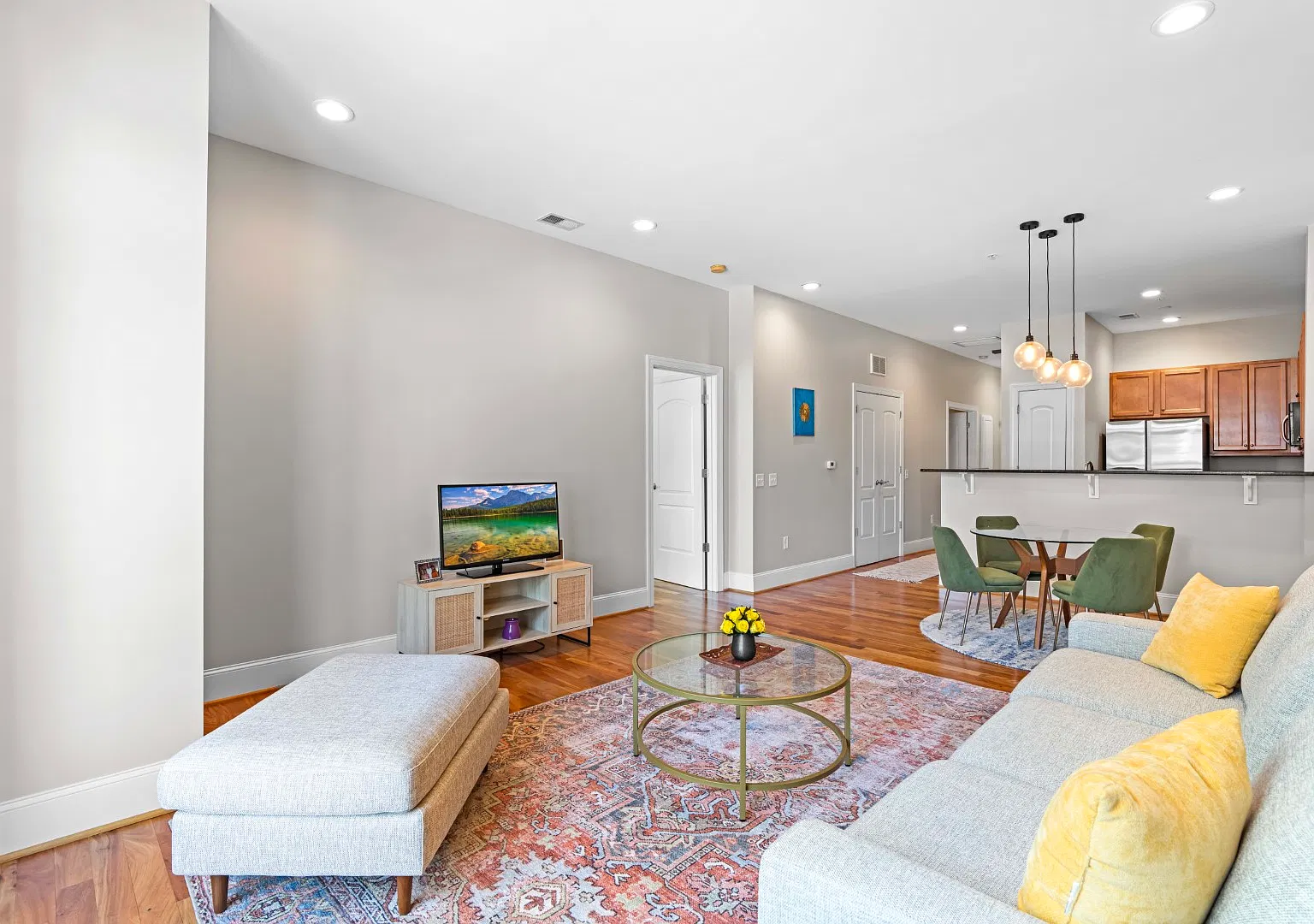 317 W Morgan St — Photo 2