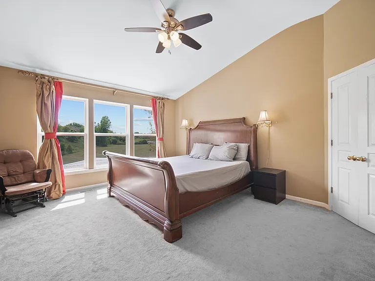1044 Oakhill Dr — Photo 22