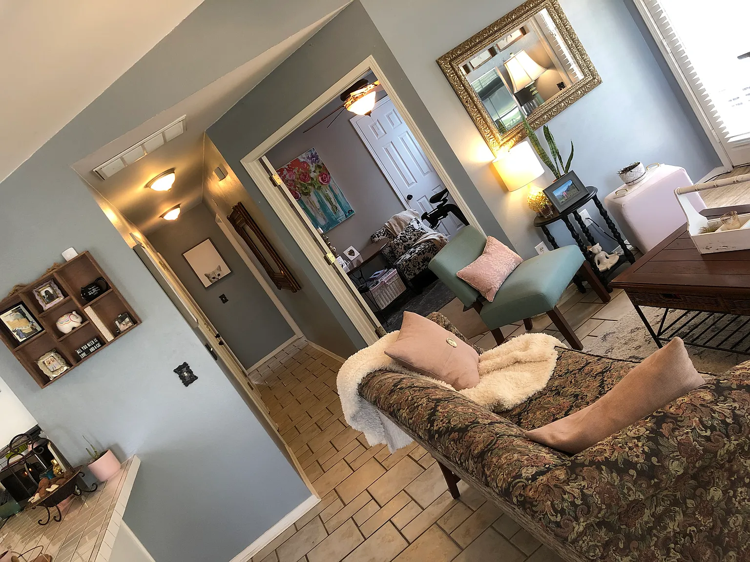 3 bed, 1046 sqft, $1,745 — Photo 3