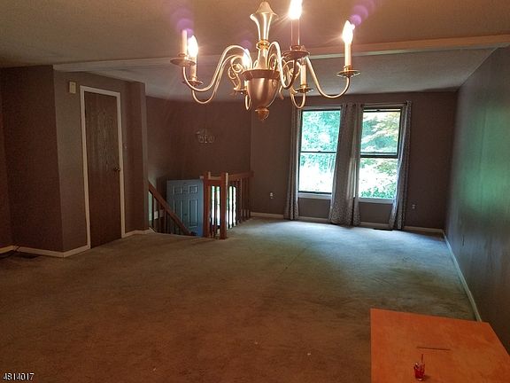 3rd image of 23 Quail Ct
