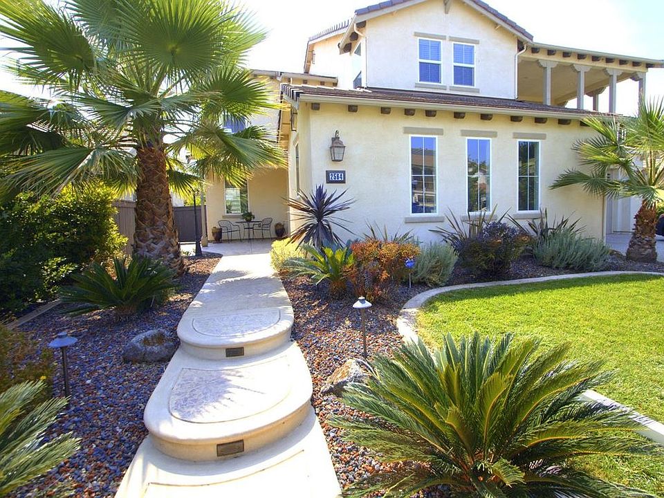 1st image of 2564 Summerland Way