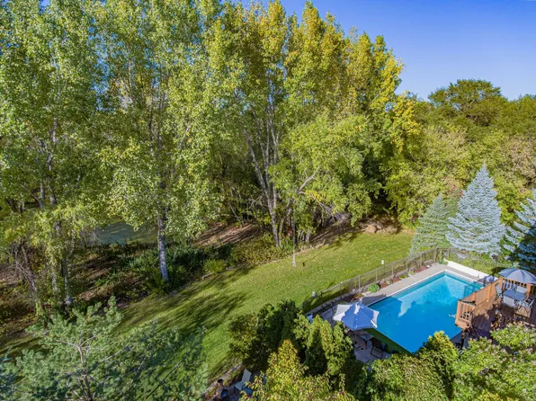 417 Ramsey Ct, Carver, MN 55315