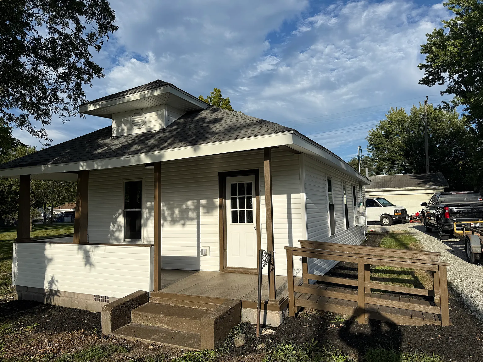 2 bed, 1000 sqft, $1,050 — Photo 1