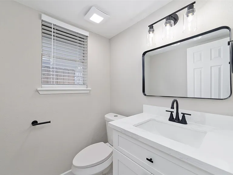 7706 Deadwood Dr — Photo 15
