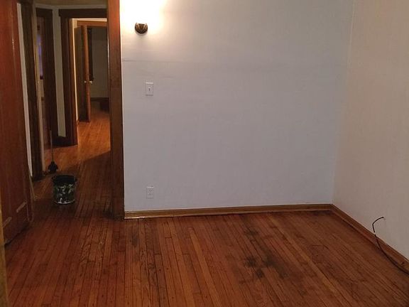 3rd image of 3 E 138th St