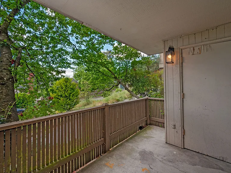 Westwind Apartments — Photo 21