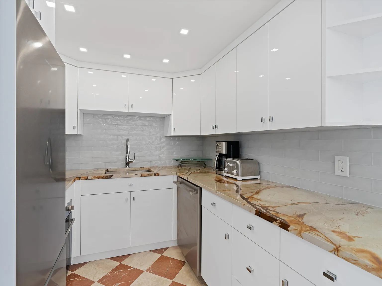 1 bed, 1.0 bath, 595 sqft, $11,500 — Photo 4