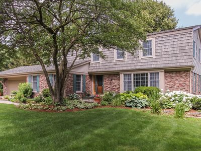 1360 Lake Shore Dr S, Barrington, IL, 60010