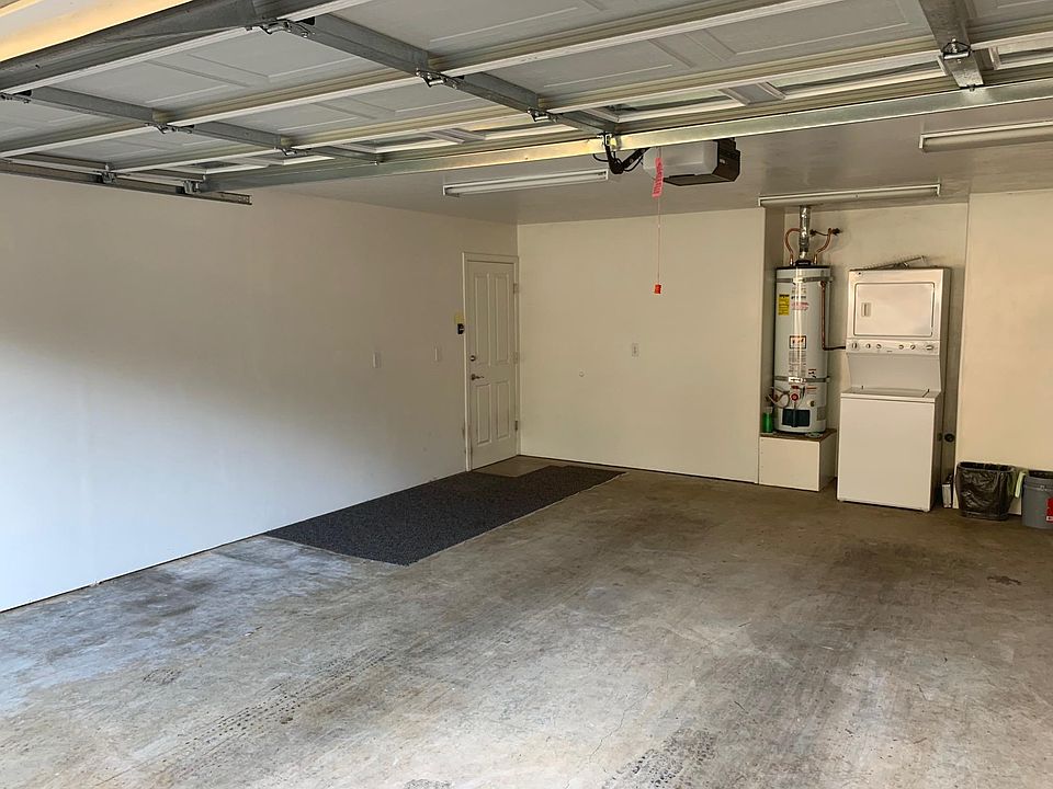2nd image of 2050 Foxwood Dr
