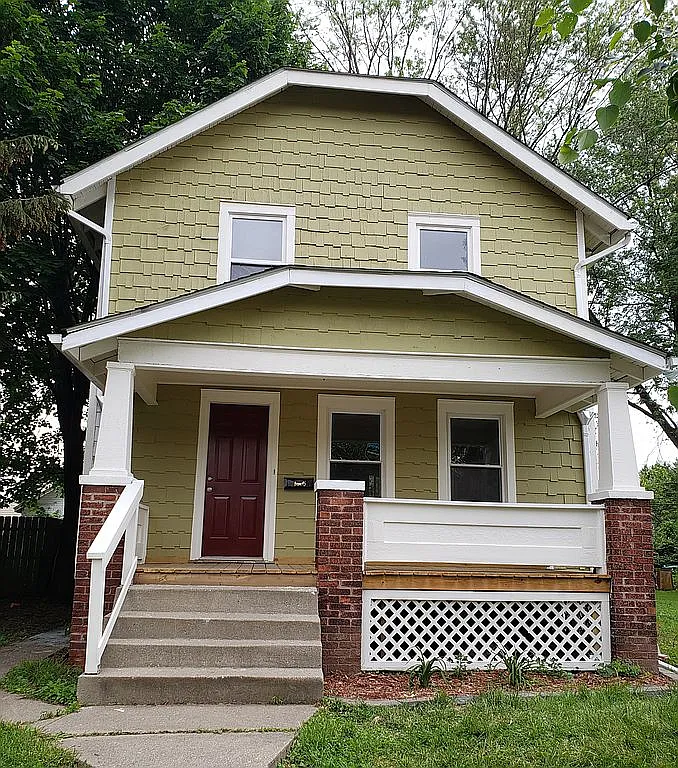 1606 Briarwood Ave photo 1