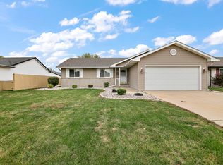 1533 Sir Lancelot Dr, Bourbonnais, IL
