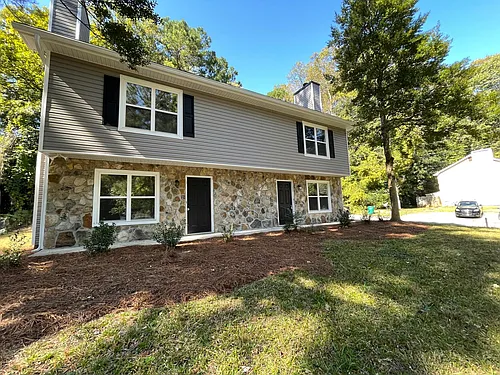 1438 S Diane Ct SE Photo 1