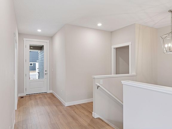 2nd image of 2823 Thompson Dr