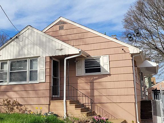 2nd image of 44 Vernon St