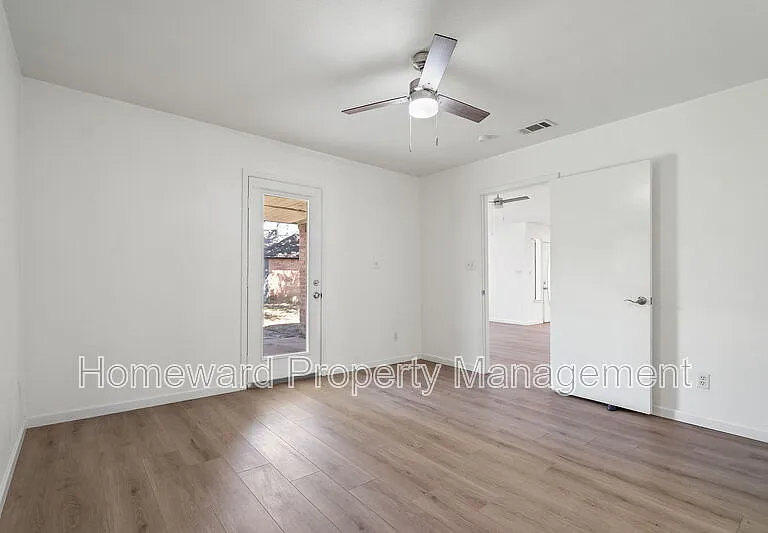 1401 Landmark Ct — Photo 13