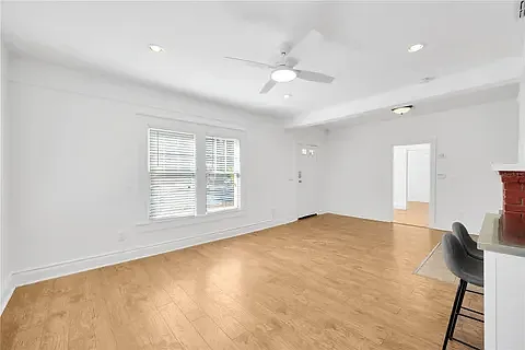 3 bed, 1338 sqft, $2,700 — Photo 4