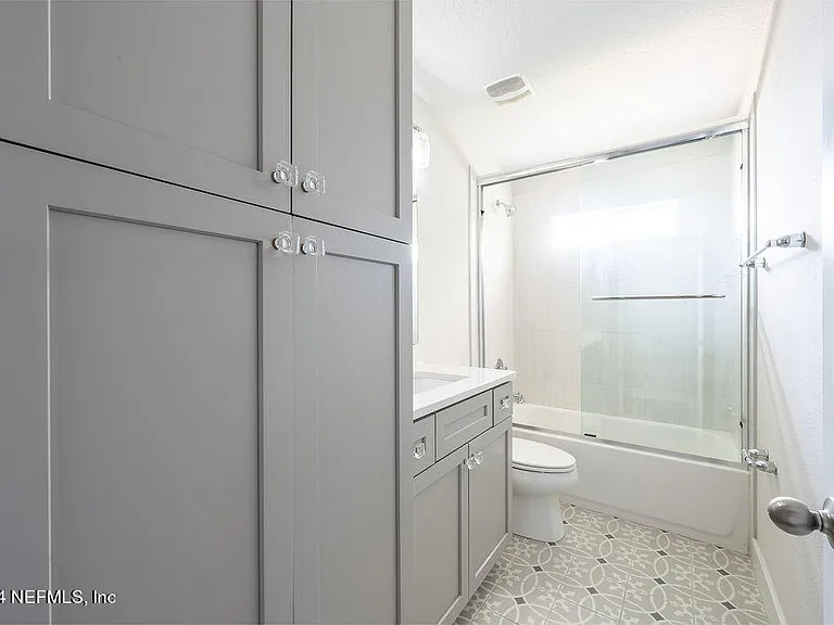 728 10th Ave S — Photo 27