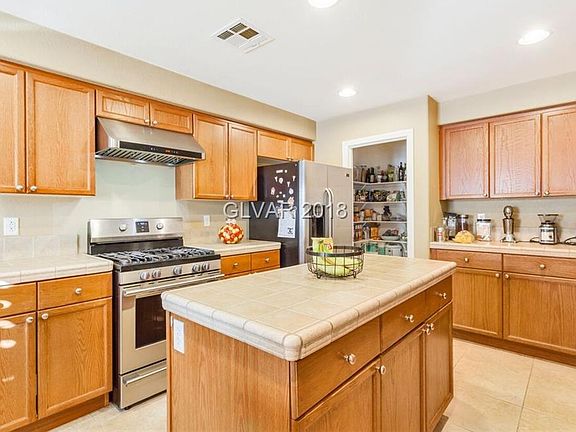 3rd image of 1053 Pleasing Plateau St