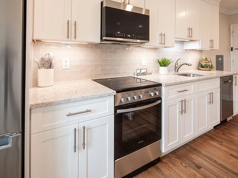 The Parkview at Polifly: In-Unit Washer & Dryer, Heat and Water Included, and Cat & Dog Friendly — Photo 15