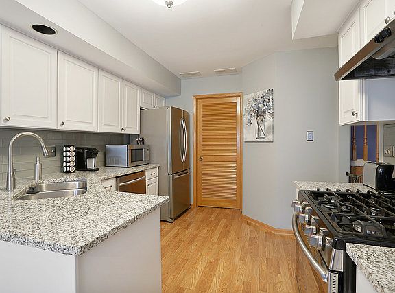 5th image of 15706 Liberty Ct