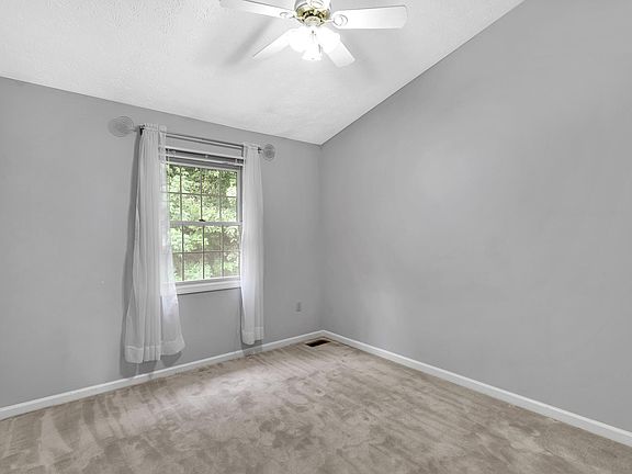 5th image of 3014 Estate Dr
