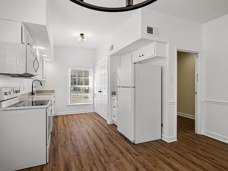 522 Summitt St — Photo 26
