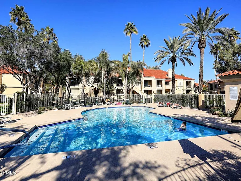 9705 E Mountain View Rd #1032 — Photo 4
