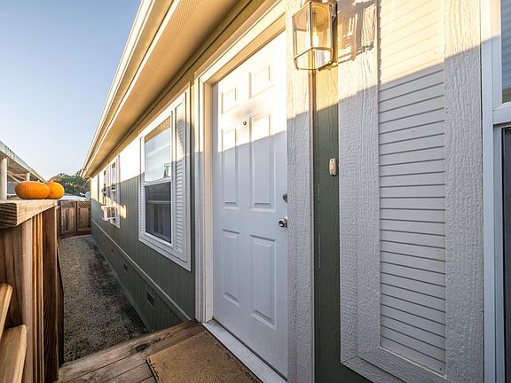 4th image of 2711 Mar Vista Dr Space 52